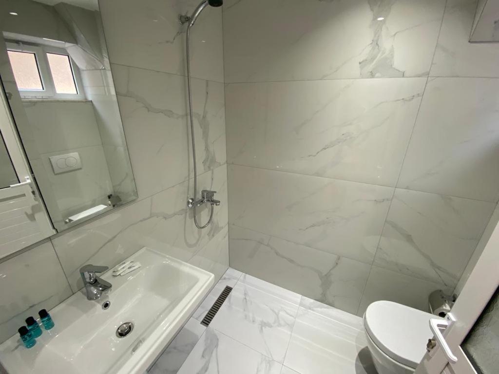 Saranda Rooms Екстер'єр фото